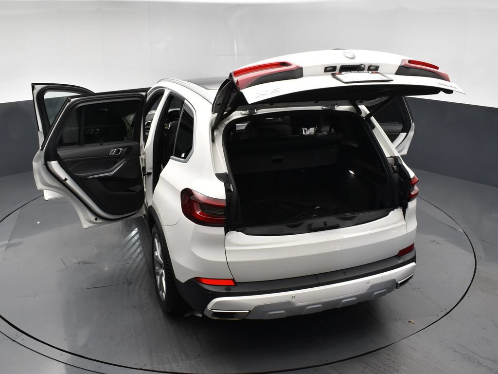 Used 2022 BMW X5 xDrive40i AWD/4WD image 24