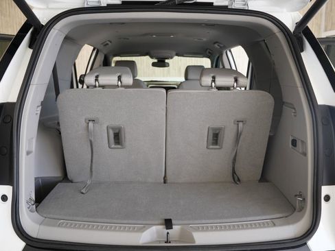 Used 2023 GMC Acadia SLT FWD image 40