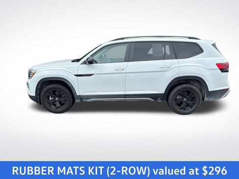 Certified 2025 Volkswagen Atlas Peak Edition SE AWD/4WD image 2