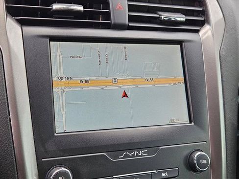 Used 2019 Ford Fusion SE FWD image 13
