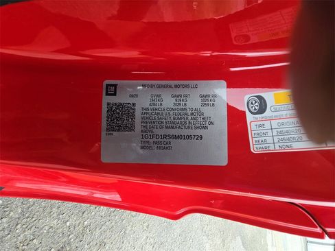 Used 2021 Chevrolet Camaro LT w/ RS Package image 24