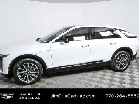 New 2026 Cadillac Lyriq Sport image 32