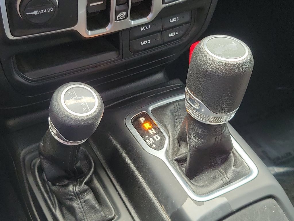 Used 2023 Jeep Wrangler Unlimited Sport AWD/4WD image 28