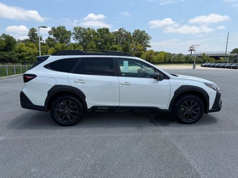 Used 2025 Subaru Outback Onyx Edition AWD/4WD image 8