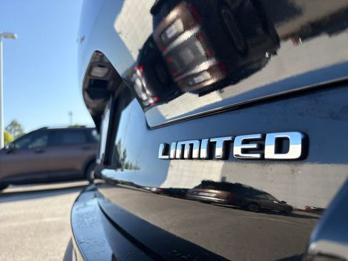 Used 2022 Jeep Grand Cherokee L Limited image 9