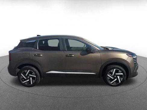 Used 2026 Nissan Kicks SV FWD image 16