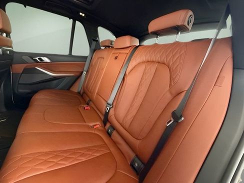 Used 2025 BMW X5 xDrive40i w/ Executive Package image 32