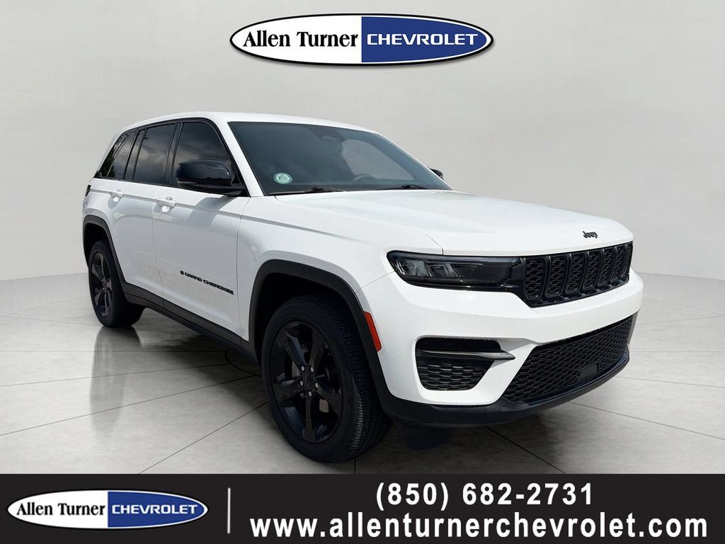 Used 2023 Jeep Grand Cherokee Altitude AWD/4WD image 1