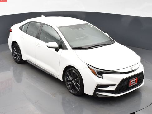 Used 2023 Toyota Corolla SE FWD image 22