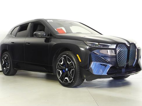 Certified 2024 BMW iX xDrive50 w/ Sport Package AWD/4WD image 4