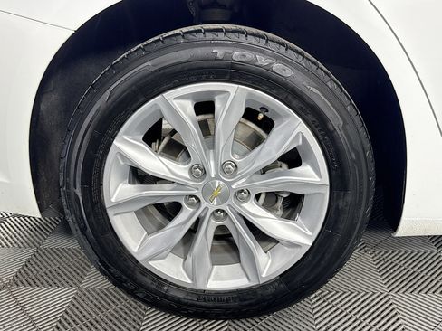 Used 2021 Chevrolet Malibu LT image 32