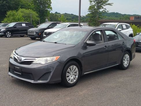 Used 2012 Toyota Camry LE FWD image 7