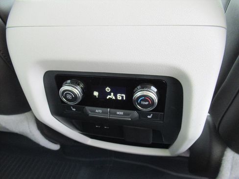 Used 2024 GMC Acadia Denali w/ Super Cruise Package image 14