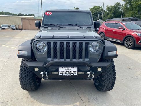 Used 2018 Jeep Wrangler Unlimited Sport S AWD/4WD image 3