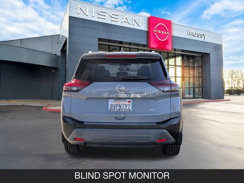 Used 2021 Nissan Rogue SL w/ Premium Package image 9