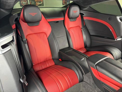Used 2020 Bentley Continental GT image 12
