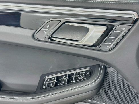 Certified 2026 Porsche Macan S AWD/4WD image 11