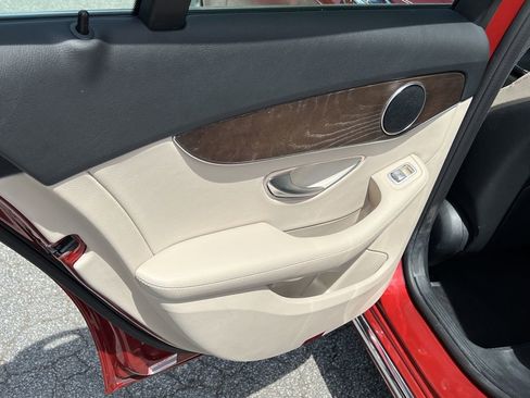 Used 2018 Mercedes-Benz C 300 Sedan w/ Premium Package image 18