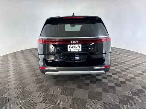 Used 2023 Kia Carnival LX FWD image 8