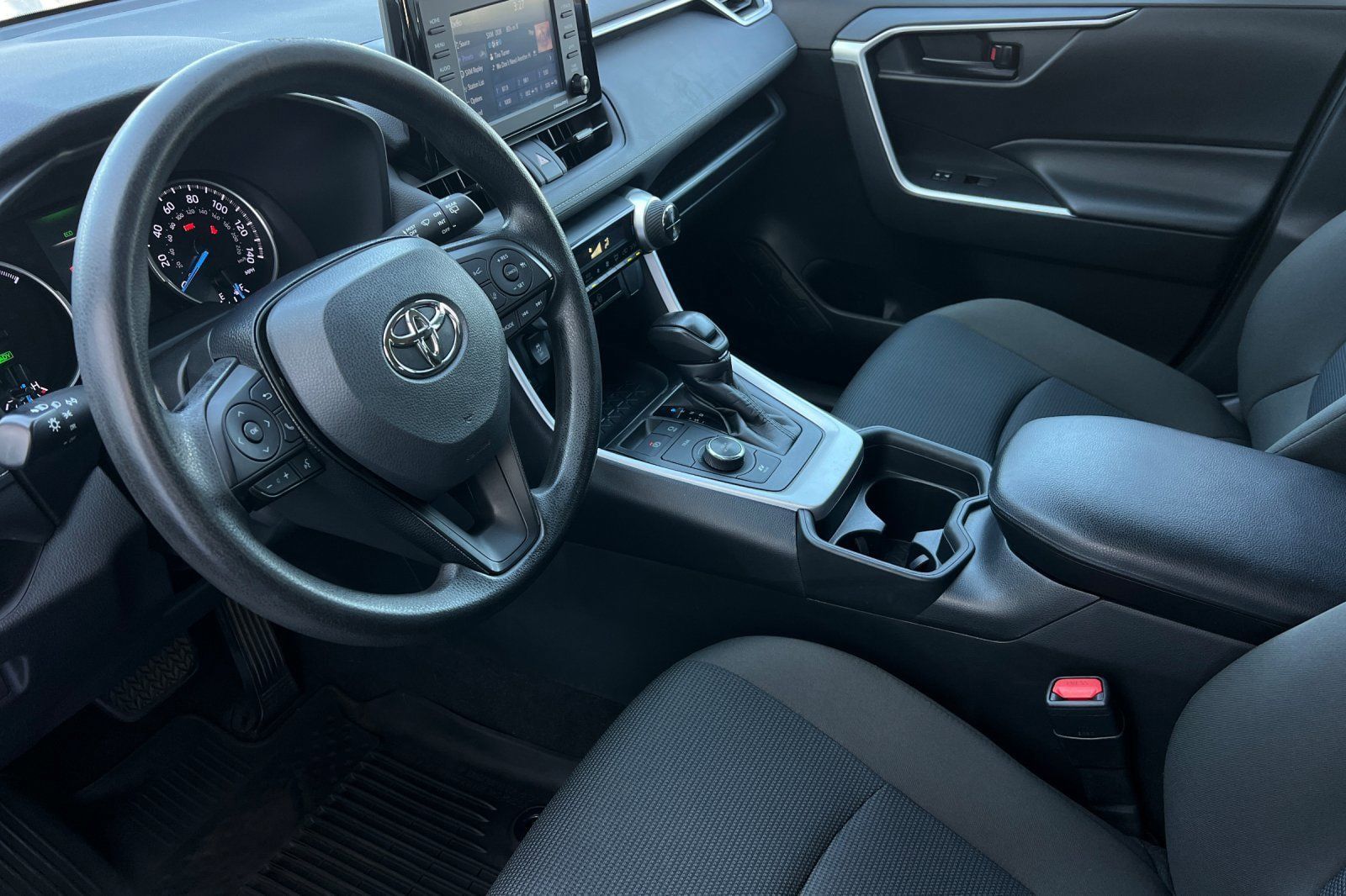 Certified 2021 Toyota RAV4 LE AWD/4WD image 9