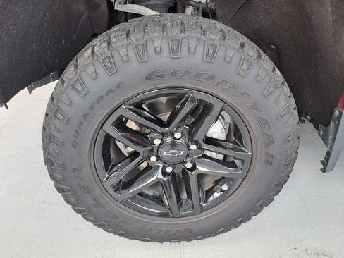 Used 2021 Chevrolet Silverado 1500 LT Trail Boss w/ LPO, Dark Essentials Package AWD/4WD image 37