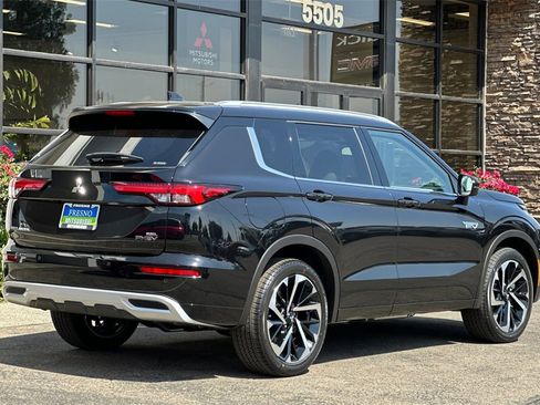 New 2025 Mitsubishi Outlander SEL image 5