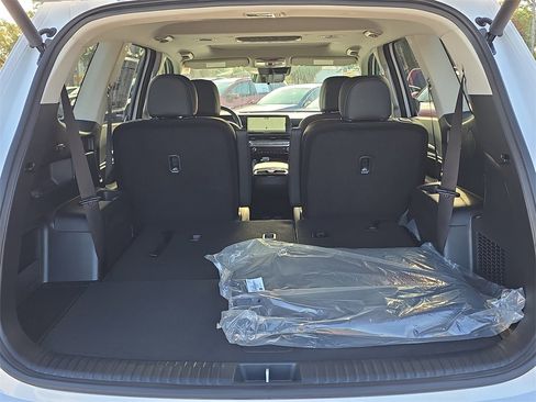 New 2025 Kia Telluride S image 12