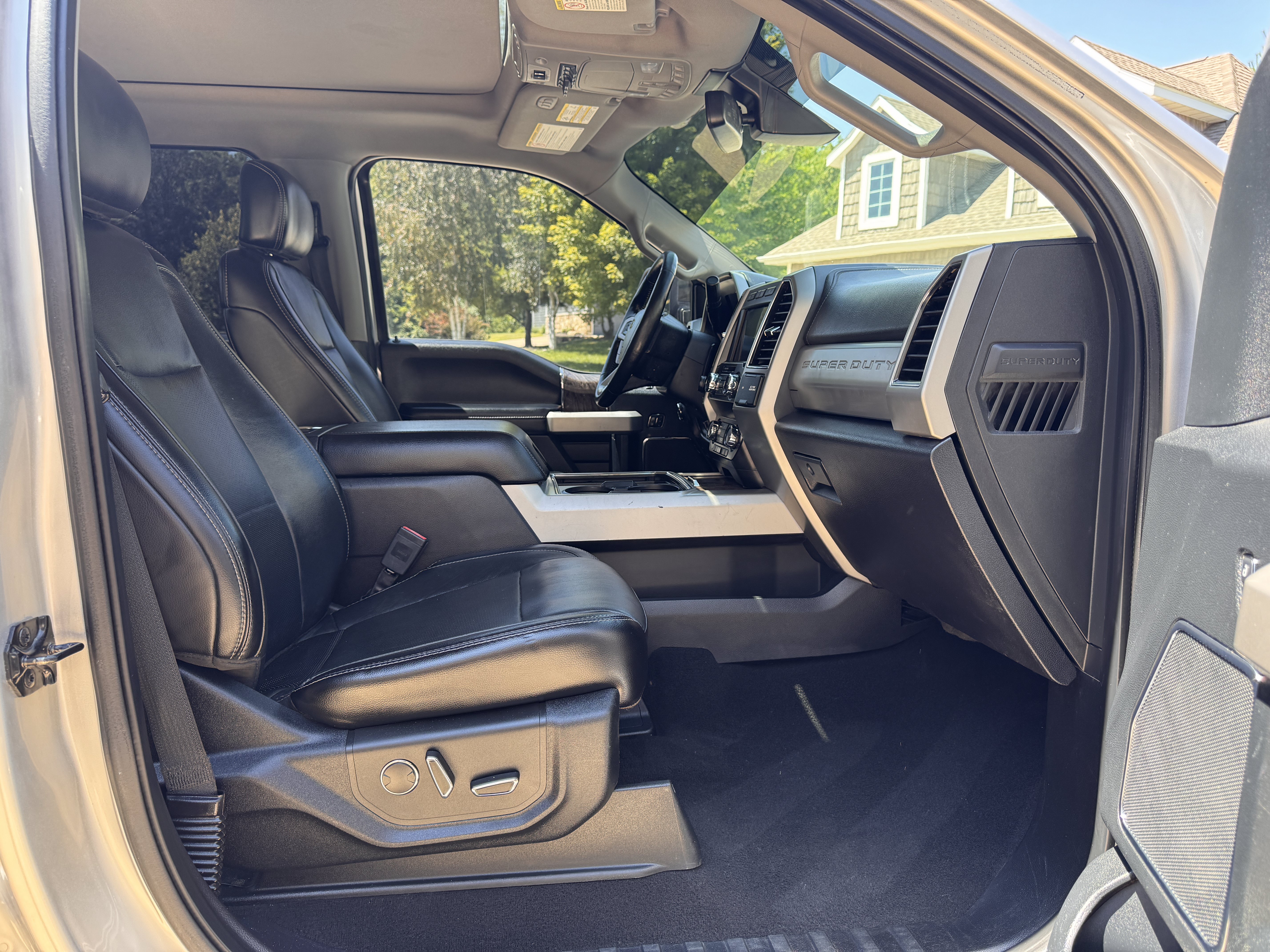 Used 2019 Ford F250 Lariat w/ Lariat Ultimate Package AWD/4WD image 20