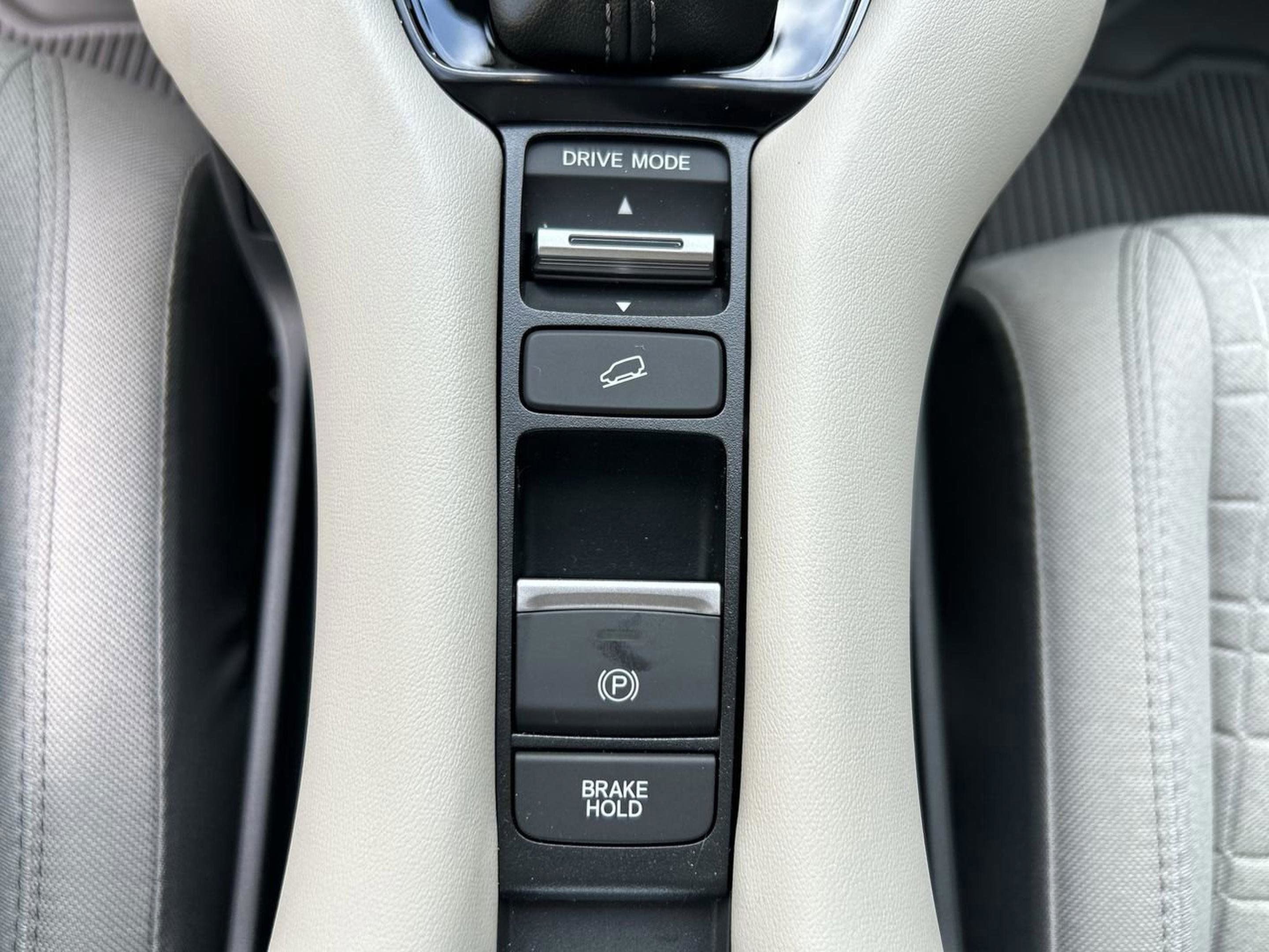 Used 2026 Honda HR-V LX image 15