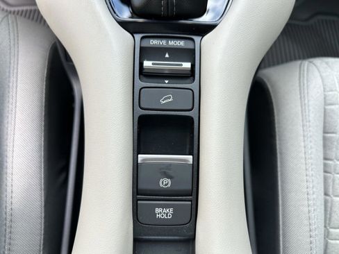 Used 2026 Honda HR-V LX image 15