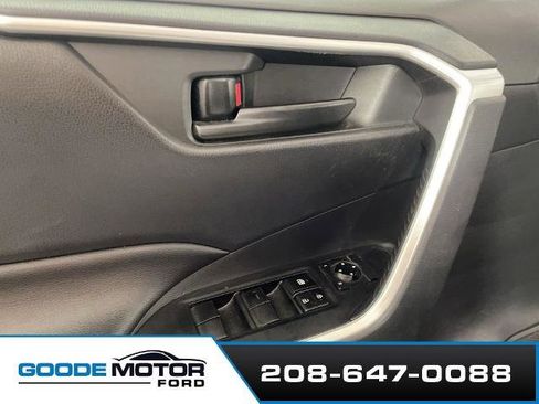 Used 2022 Toyota RAV4 LE AWD/4WD image 7