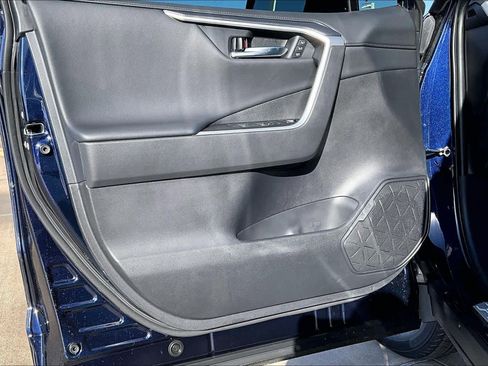 New 2025 Toyota RAV4 Limited image 10