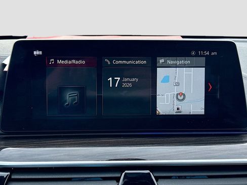 Used 2018 BMW M550i xDrive image 17