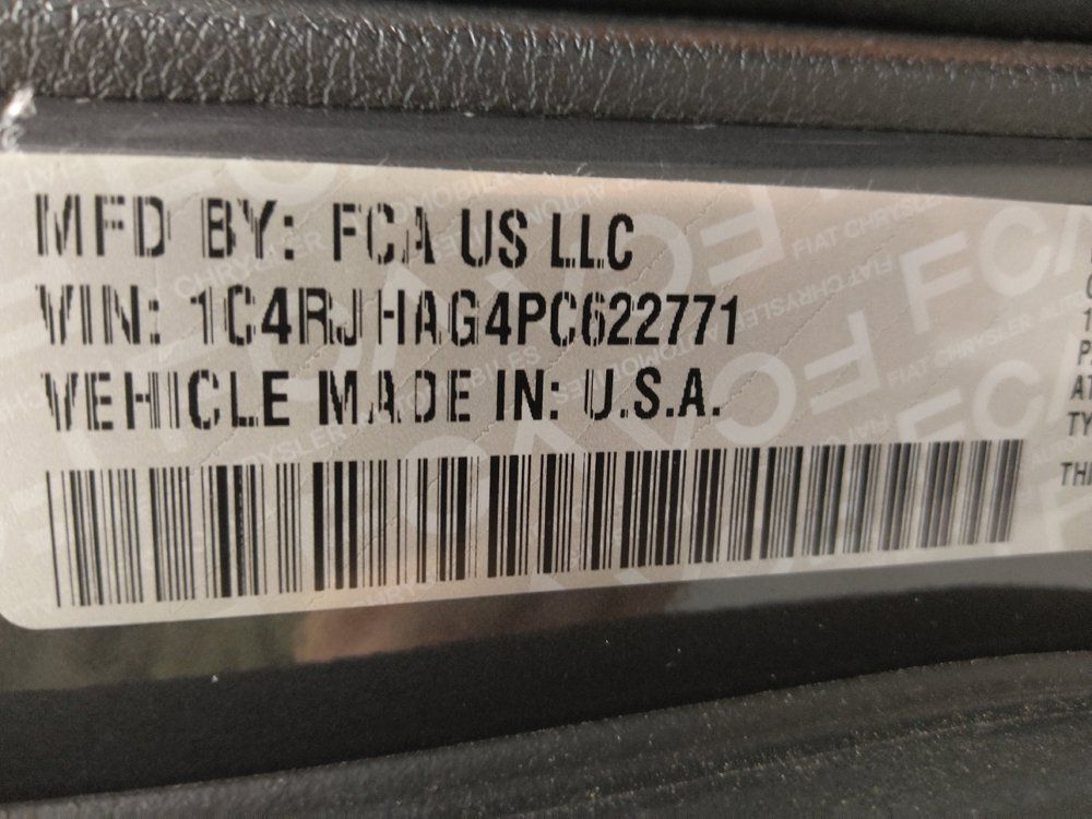 Used 2023 Jeep Grand Cherokee Laredo w/ Luxury Tech Group I AWD/4WD image 33