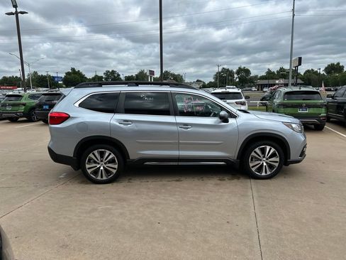 Used 2022 Subaru Ascent Limited w/ Technology Package AWD/4WD image 4