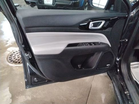 Used 2022 Jeep Compass Limited w/ Elite Group image 30