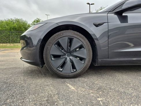 Used 2025 Tesla Model 3 Long Range RWD image 11