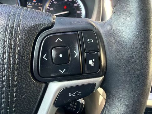 Used 2015 Toyota Highlander Limited Platinum AWD/4WD image 19