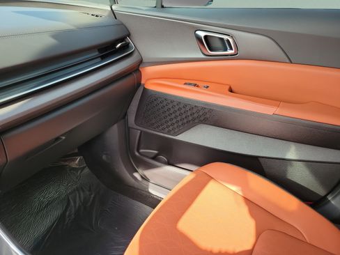 New 2026 Kia Carnival EX FWD image 21