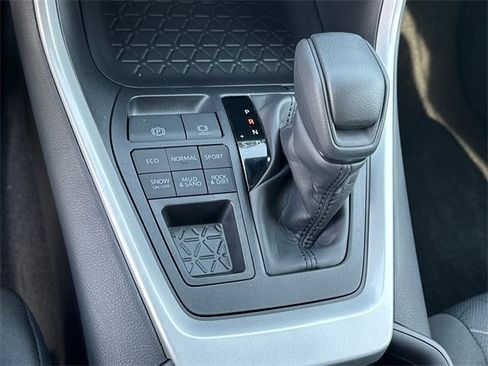 New 2025 Toyota RAV4 XLE image 27