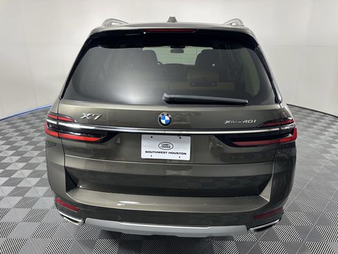 Used 2023 BMW X7 xDrive40i w/ Premium Package image 9