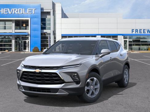 New 2025 Chevrolet Blazer LT image 6