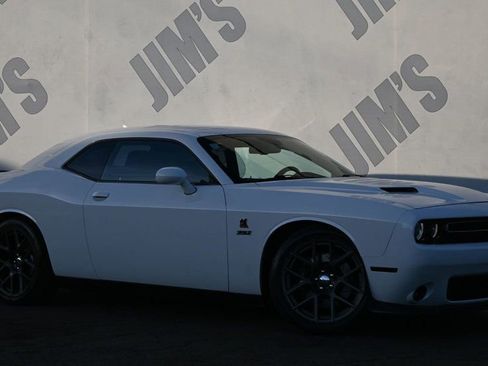 Used 2016 Dodge Challenger R/T Scat Pack w/ Driver Convenience Group image 3