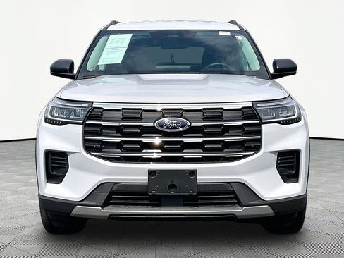 Used 2026 Ford Explorer Active AWD/4WD image 2