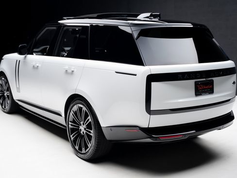 Used 2023 Land Rover Range Rover SE image 23