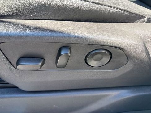 Used 2025 GMC Sierra 1500 SLT image 14