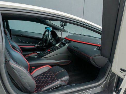 Used 2017 Lamborghini Aventador S image 17