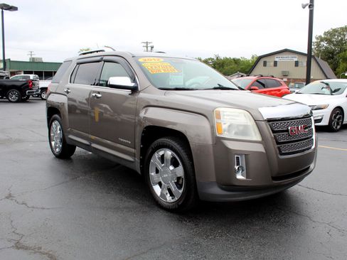 Used 2012 GMC Terrain SLT w/ Chrome and Technology Package image 3
