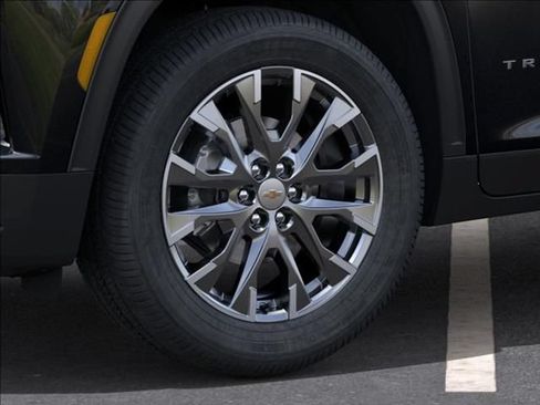 New 2026 Chevrolet Traverse LT w/ Sun and Wheel Package FWD image 9