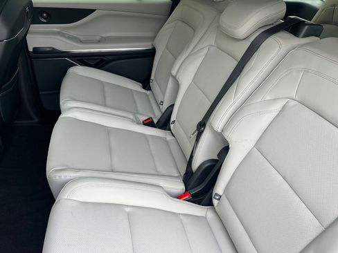 New 2026 Lincoln Navigator Premiere image 11